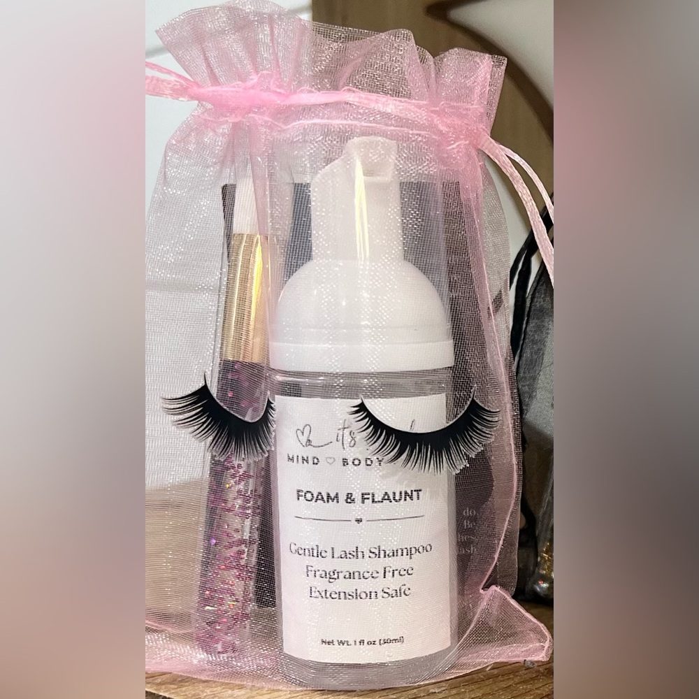 Foam & Flaunt Lash Shampoo | Handmade Lash Cleanser with Added Vitamins